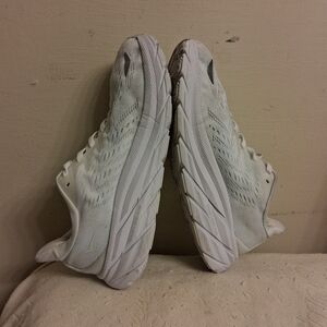 Hoka One One White Athletic Sneakers 1119393 W Clifton  8 Logo Detail Size 7.5B